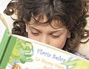 Flavia-con-il-suo-libro 1